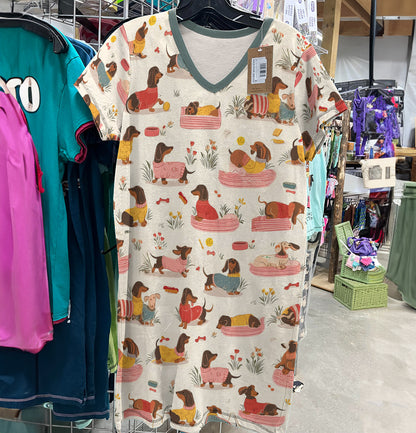 Lorva Dachshund V-neck Nightshirt Sweet Day
