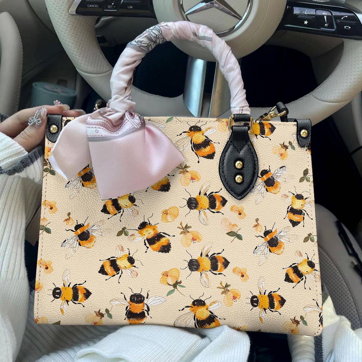 Lorva Leather Bag Charming Floral Bee