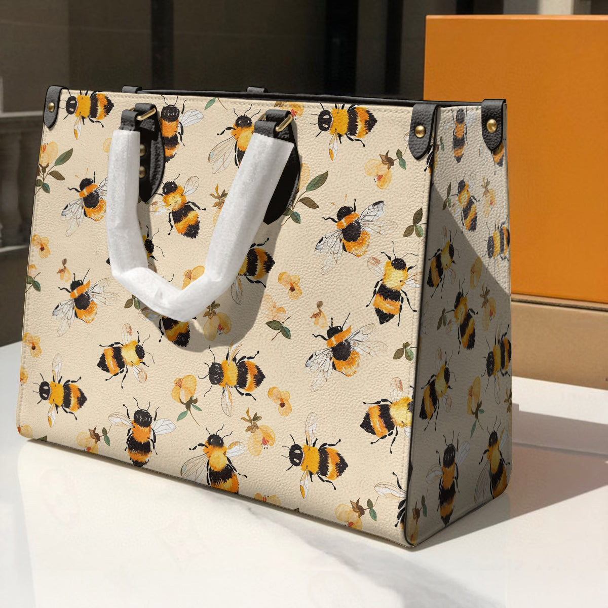 Lorva Leather Bag Charming Floral Bee