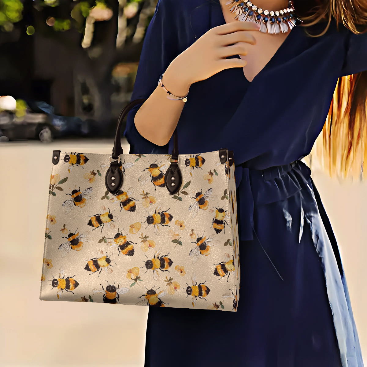 Lorva Leather Bag Charming Floral Bee