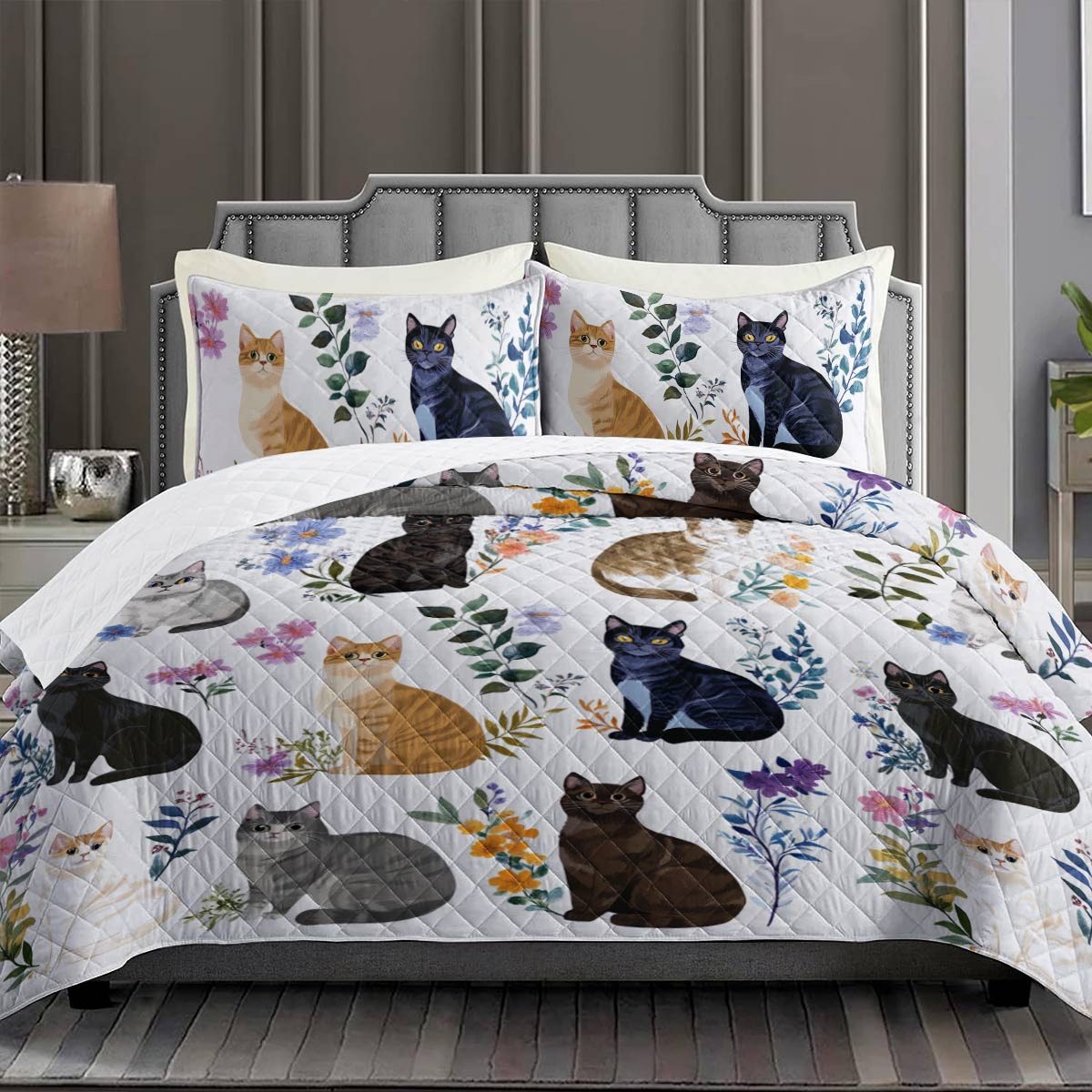 Lorva Quilt Set Charming Floral Cats