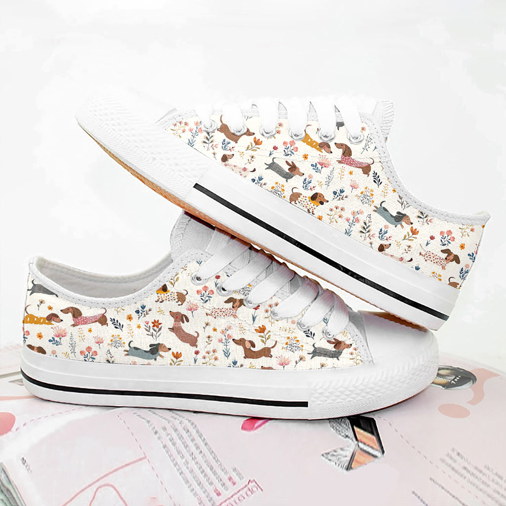 Lorva Dachshund Women's Low Top Shoes Happy Field Flowers