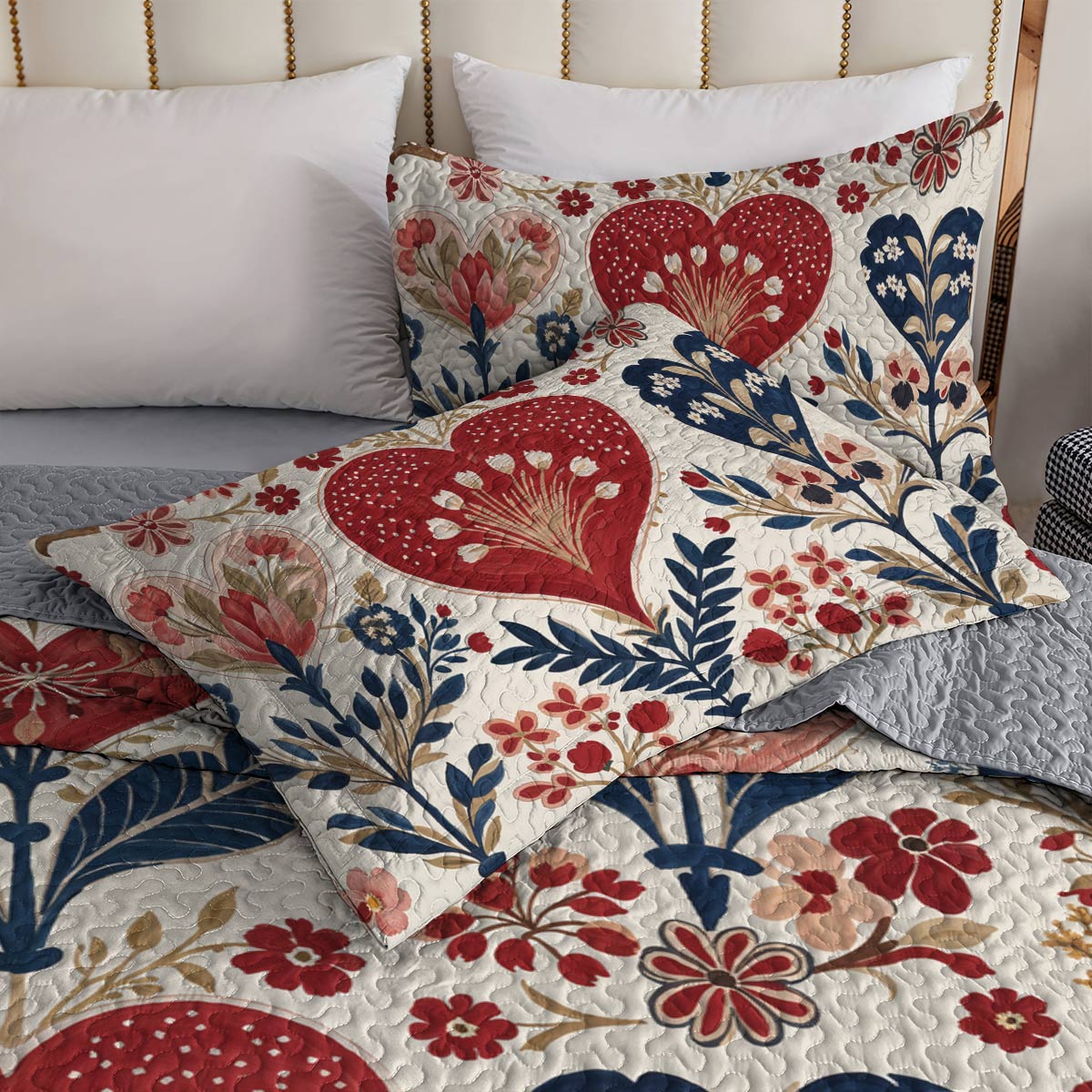 Lorva All Season Quilt 3-Piece Set Charming Floral Heart